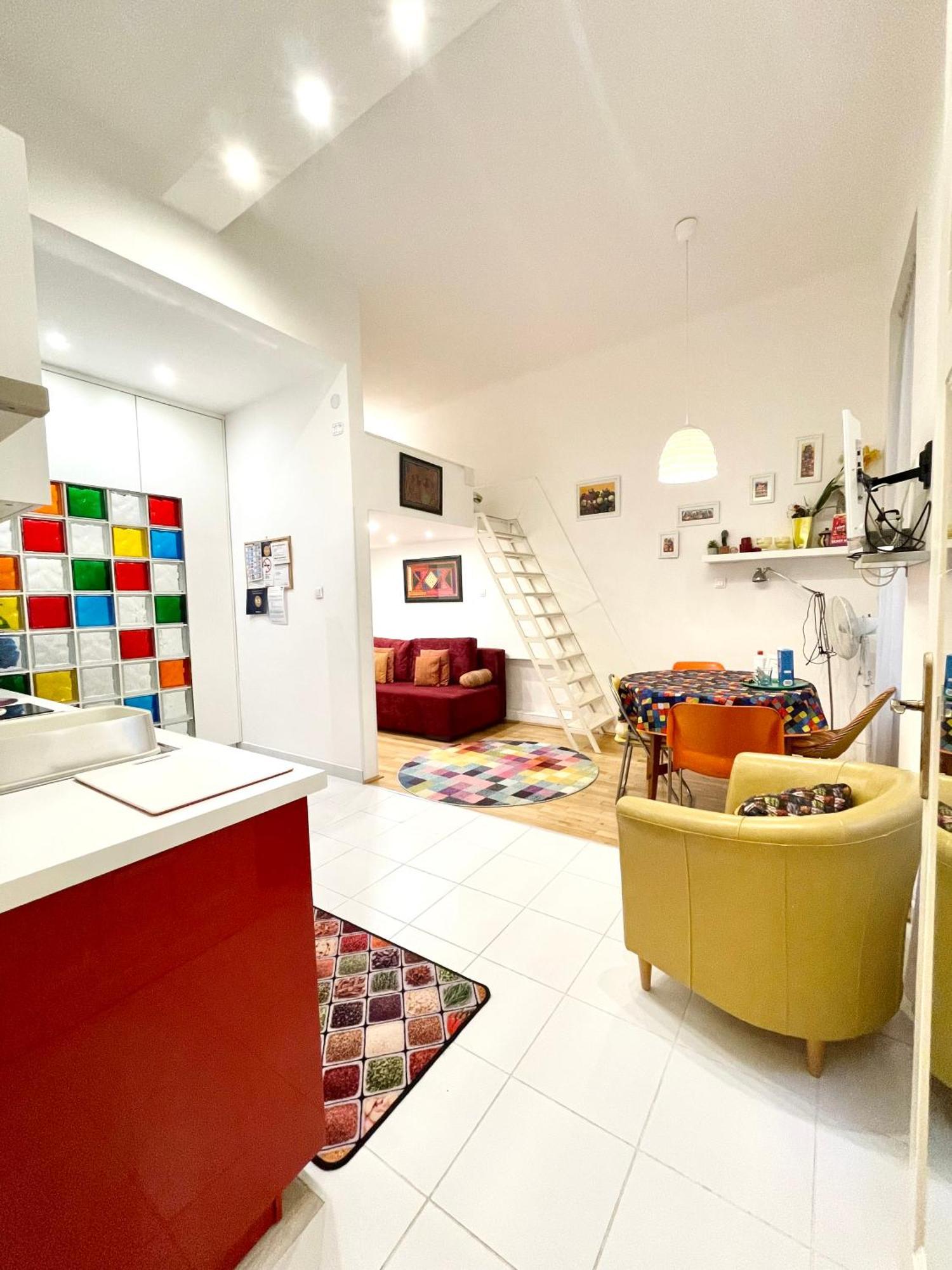 Rainbow Pearl Apartment At St Stephen' S Basilica Budapest Ngoại thất bức ảnh