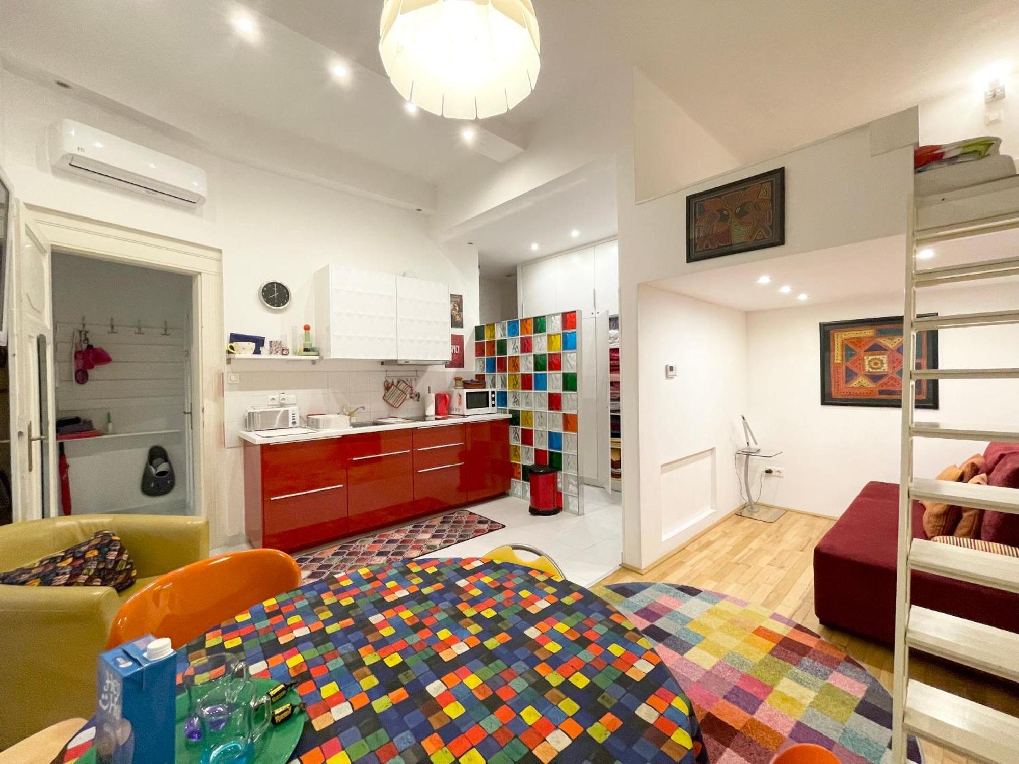 Rainbow Pearl Apartment At St Stephen' S Basilica Budapest Ngoại thất bức ảnh