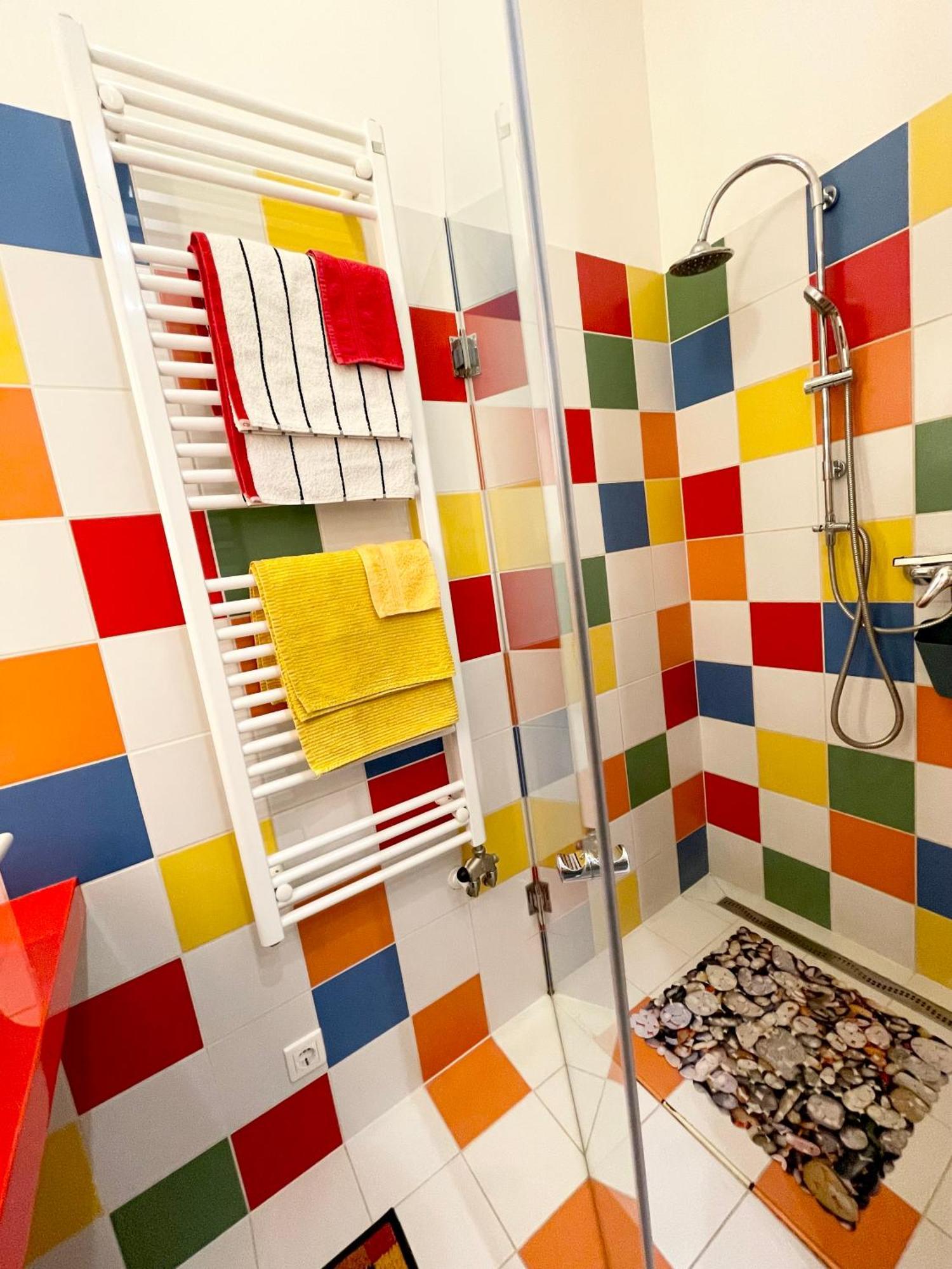 Rainbow Pearl Apartment At St Stephen' S Basilica Budapest Ngoại thất bức ảnh