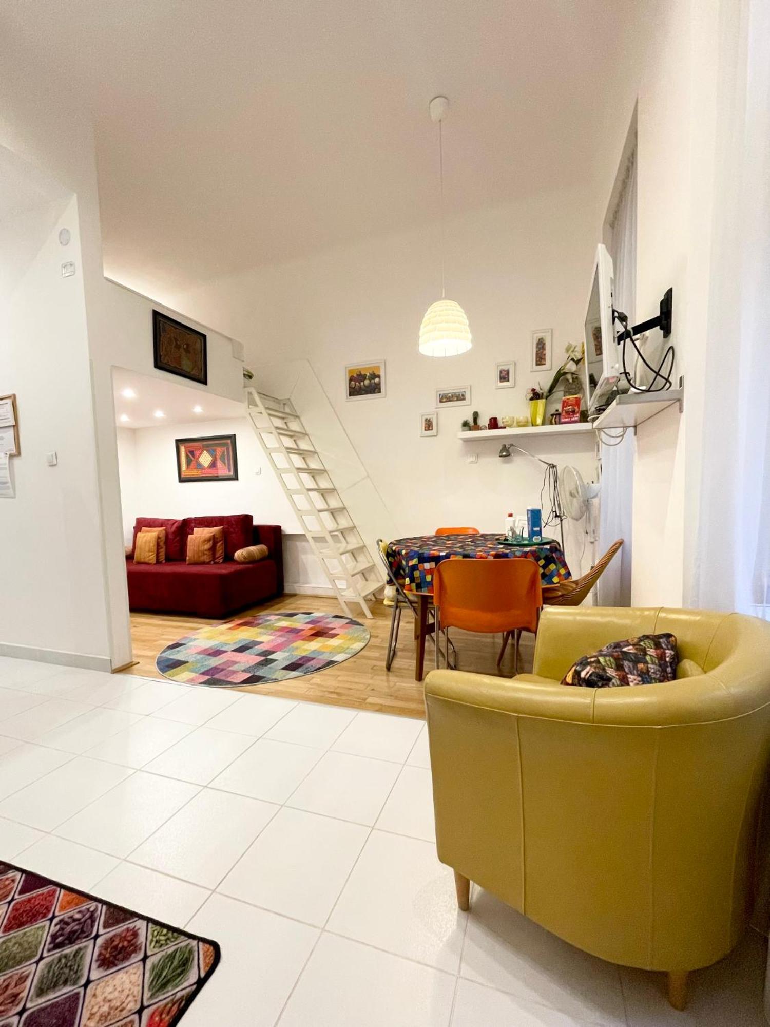 Rainbow Pearl Apartment At St Stephen' S Basilica Budapest Ngoại thất bức ảnh