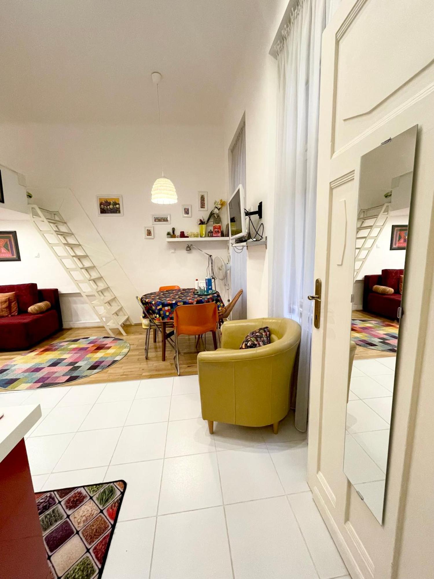 Rainbow Pearl Apartment At St Stephen' S Basilica Budapest Ngoại thất bức ảnh