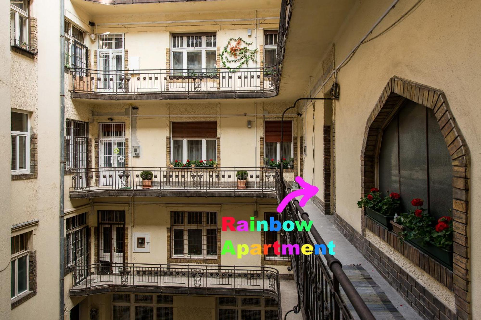 Rainbow Pearl Apartment At St Stephen' S Basilica Budapest Ngoại thất bức ảnh