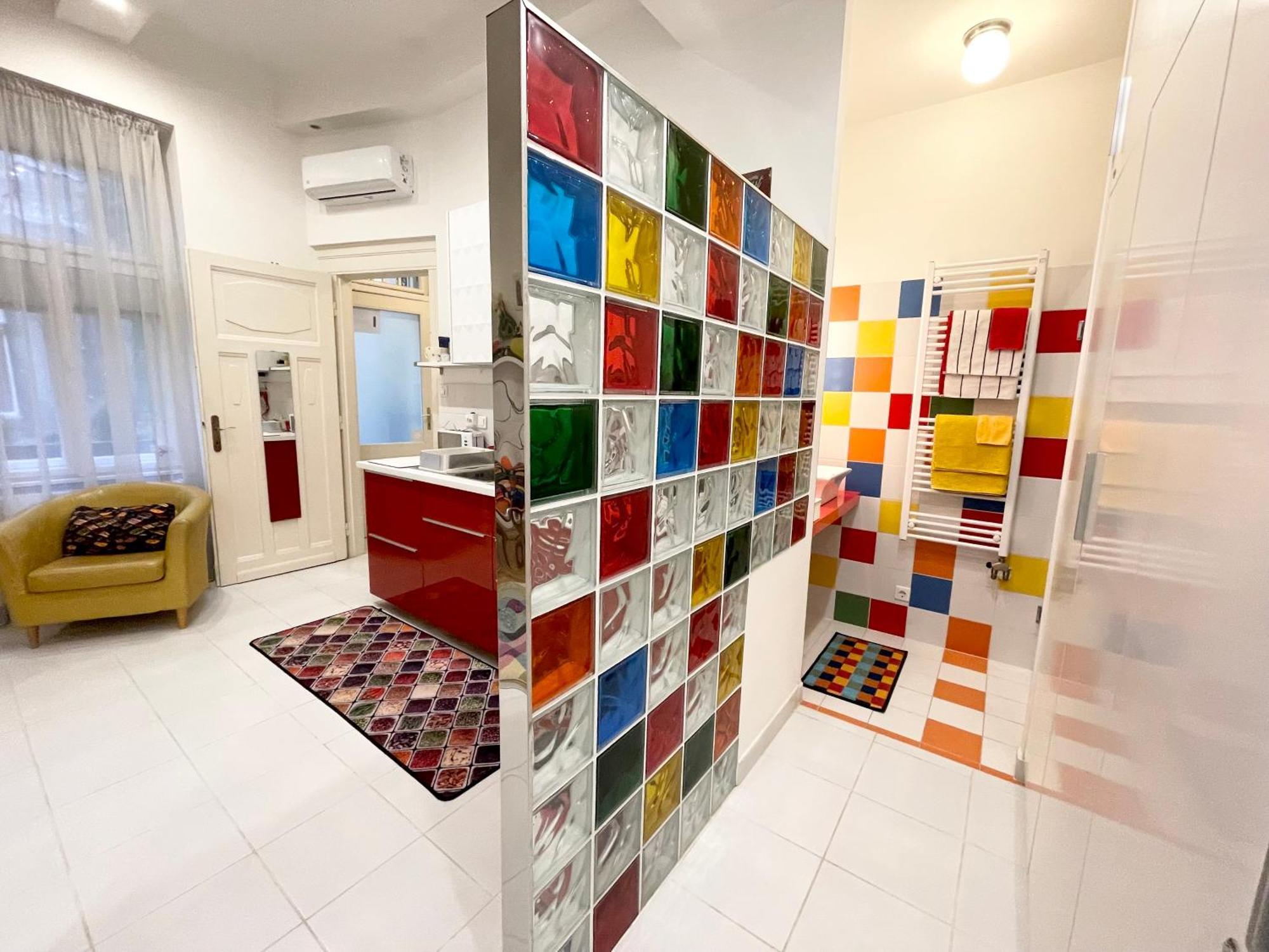Rainbow Pearl Apartment At St Stephen' S Basilica Budapest Ngoại thất bức ảnh