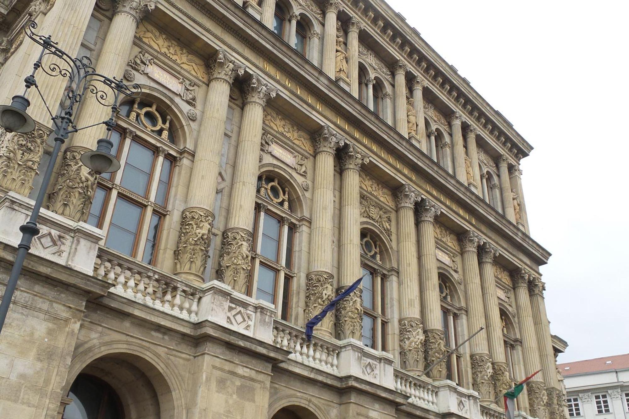 Rainbow Pearl Apartment At St Stephen' S Basilica Budapest Ngoại thất bức ảnh
